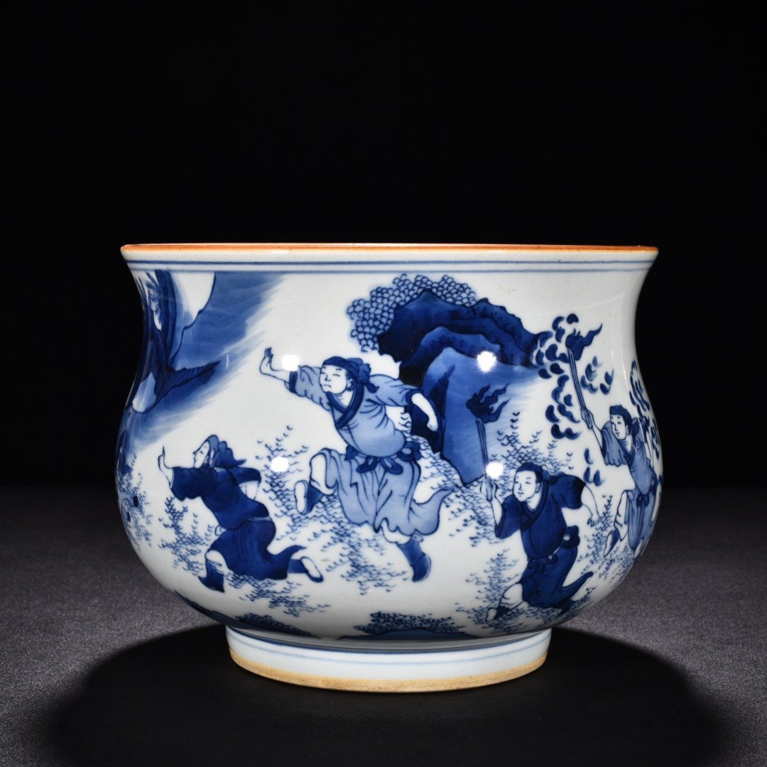 Ming Dynasty Shunzhi blue and white Xiao He chasing Han Xin under the moon furnace