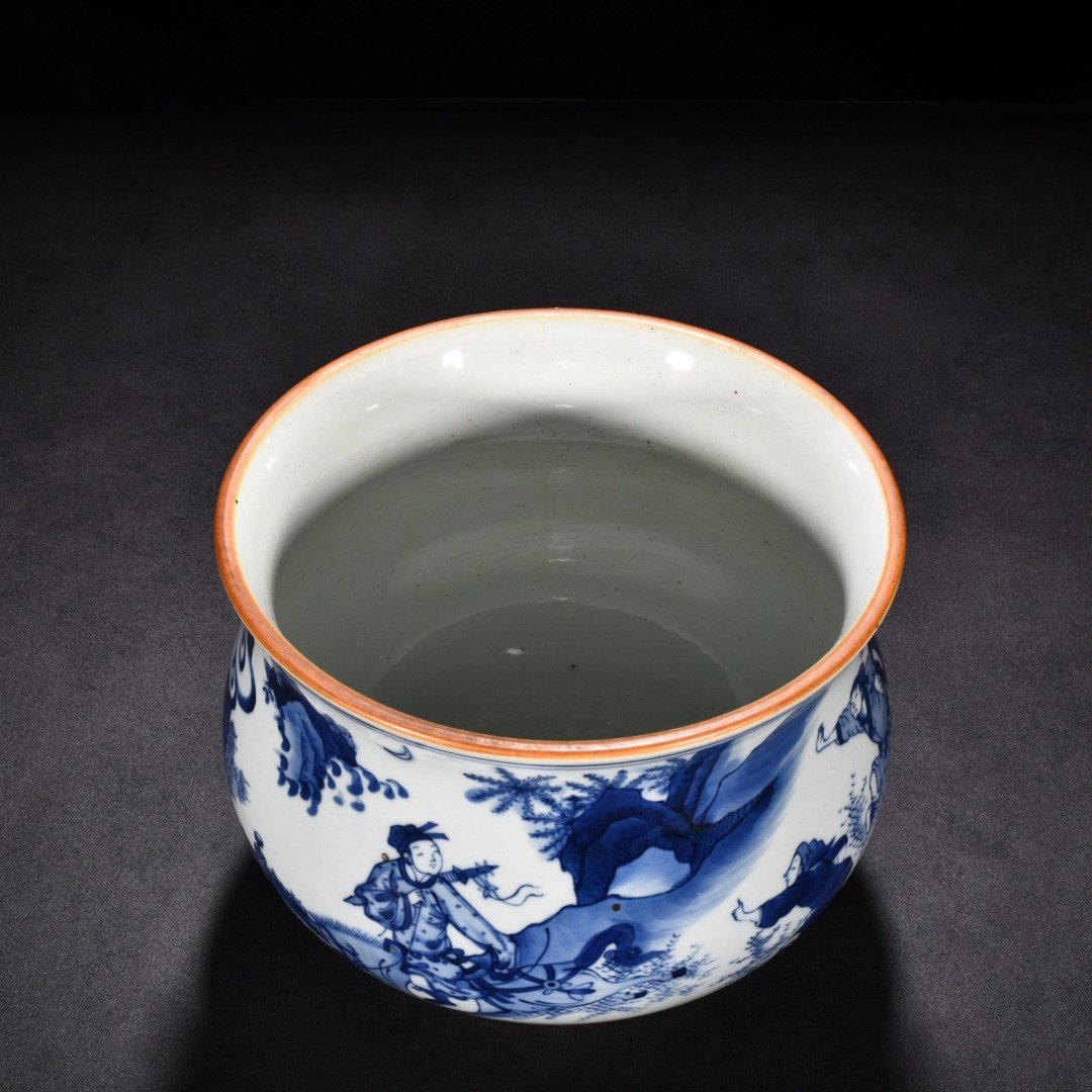 Ming Dynasty Shunzhi blue and white Xiao He chasing Han Xin under the moon furnace