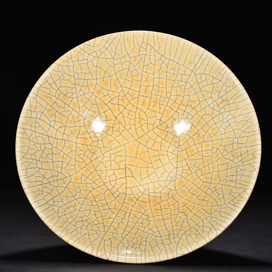Qing Dynasty Qianlong Ge Kiln beige glazed bamboo hat bowl