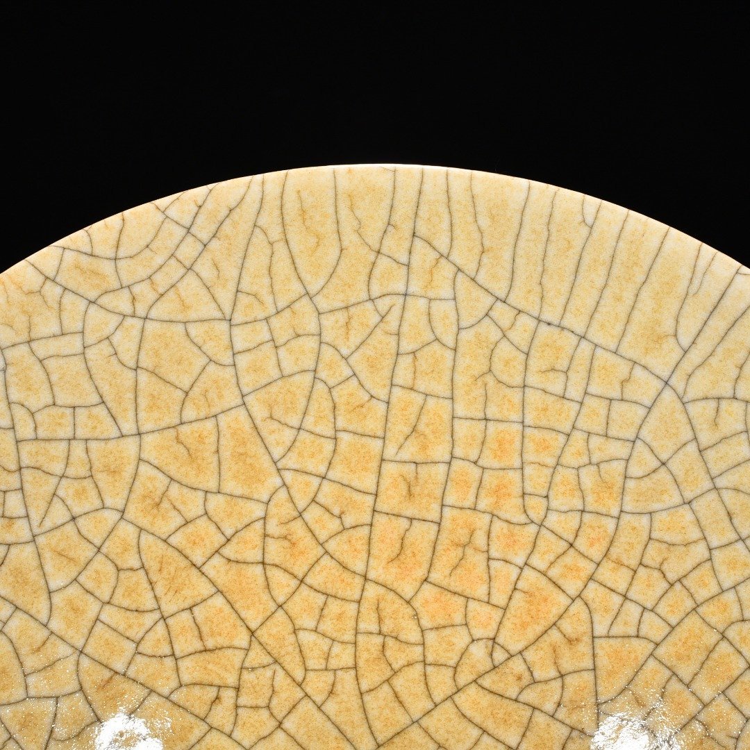 Qing Dynasty Qianlong Ge Kiln beige glazed bamboo hat bowl
