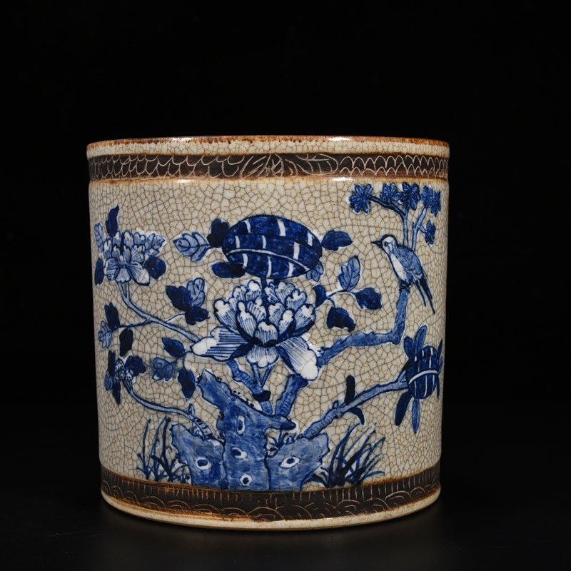 Qing Dynasty Qianlong Ge Glazed Blue and White Flower and Bird Pen Holder