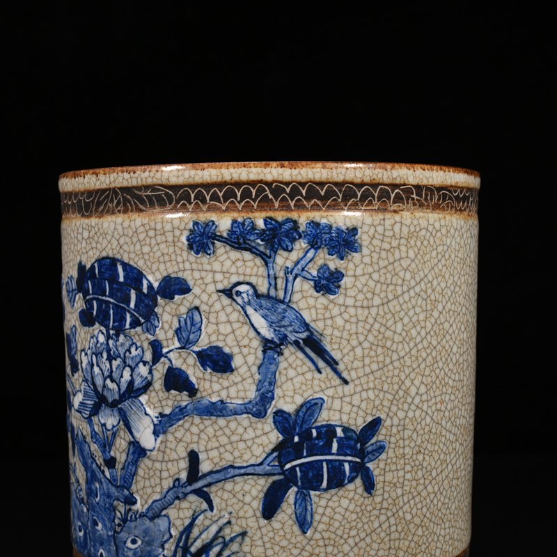 Qing Dynasty Qianlong Ge Glazed Blue and White Flower and Bird Pen Holder