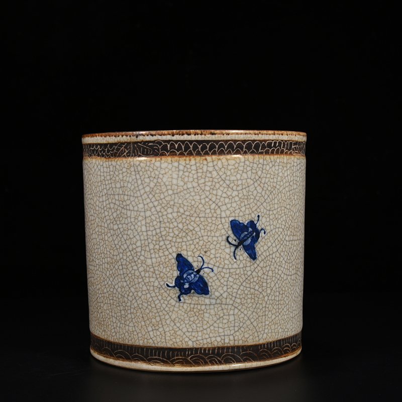 Qing Dynasty Qianlong Ge Glazed Blue and White Flower and Bird Pen Holder
