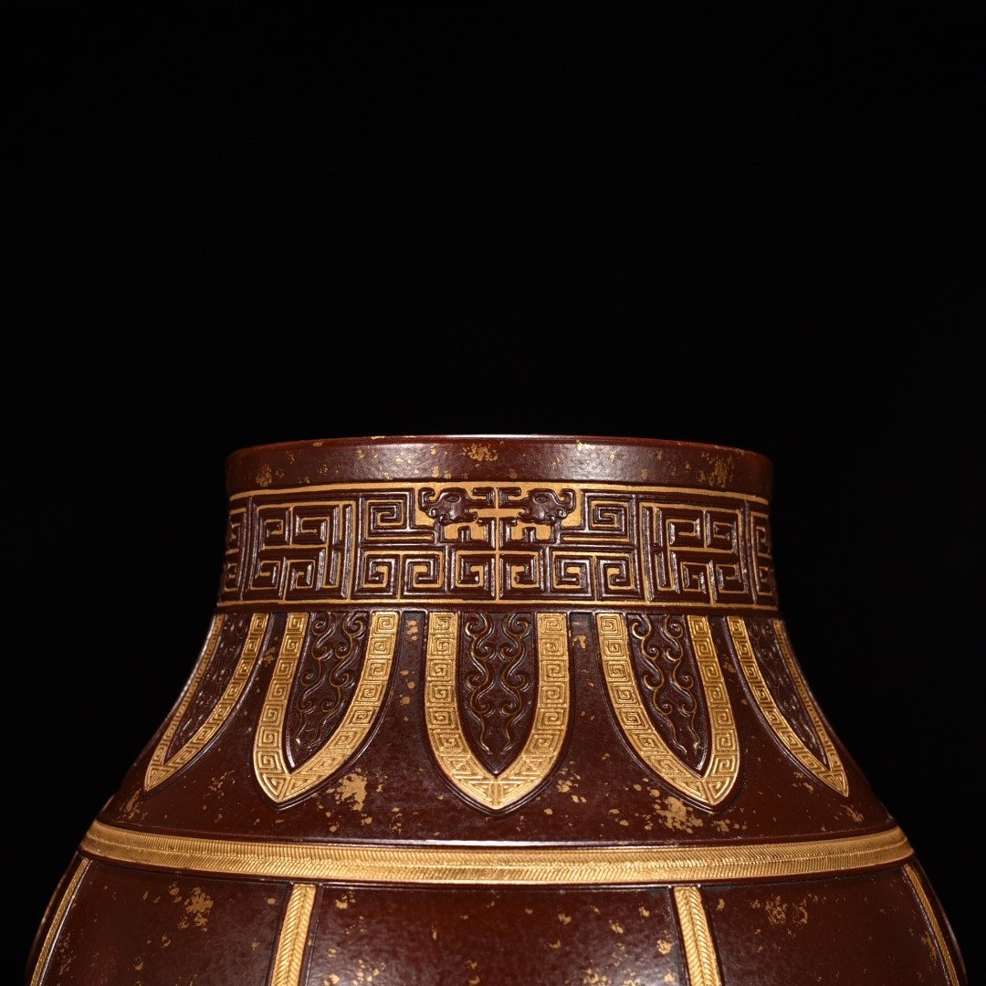 Qing Dynasty Qianlong Tang Ying Bronze Hanyuan Luohu Zun