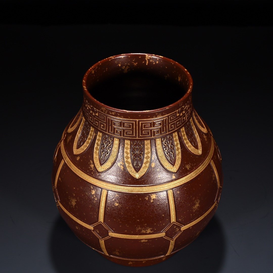 Qing Dynasty Qianlong Tang Ying Bronze Hanyuan Luohu Zun
