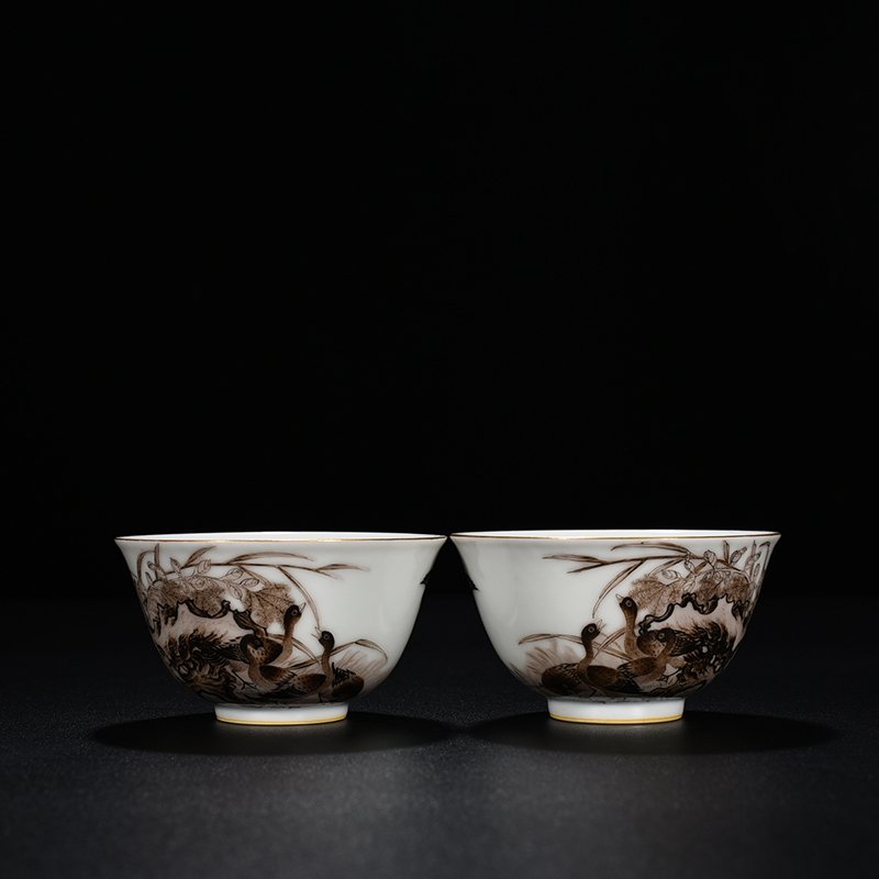 Qing Dynasty Qianlong ink color reed and swallow bowl