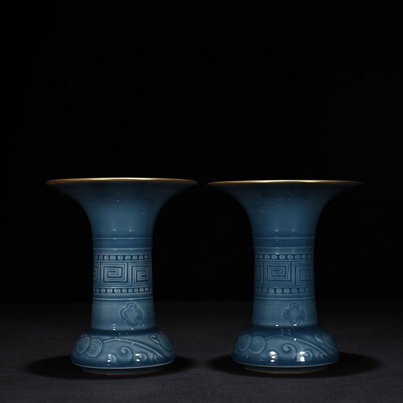 Qing Dynasty Qianlong azure glazed gold-engraved flower vase