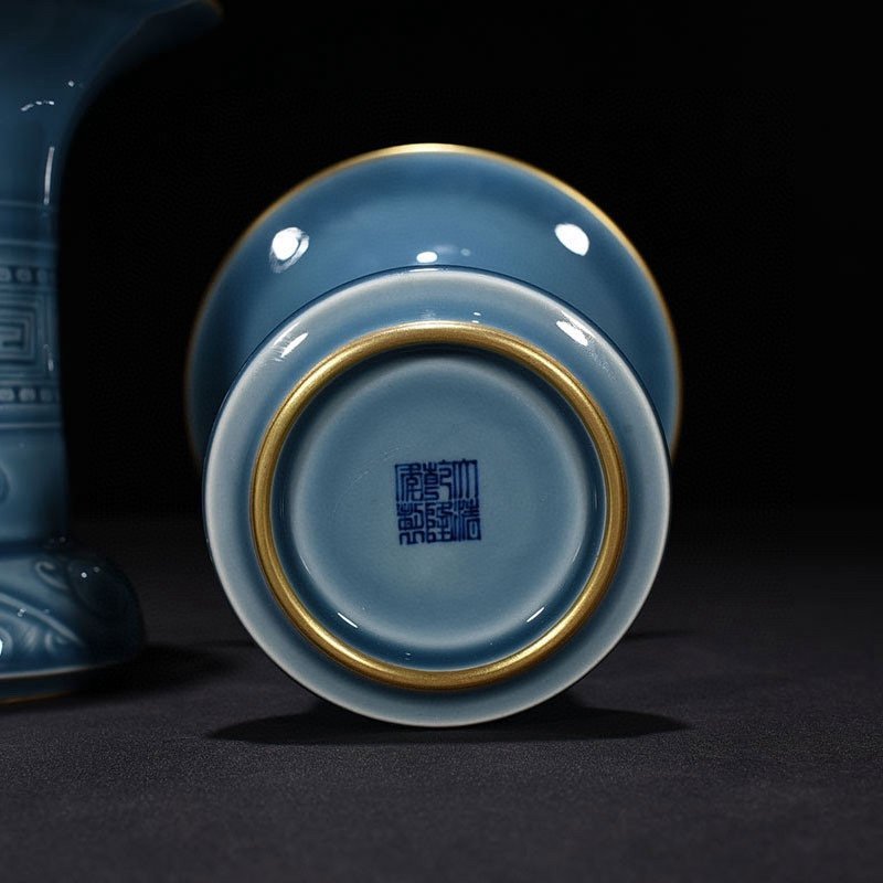 Qing Dynasty Qianlong azure glazed gold-engraved flower vase
