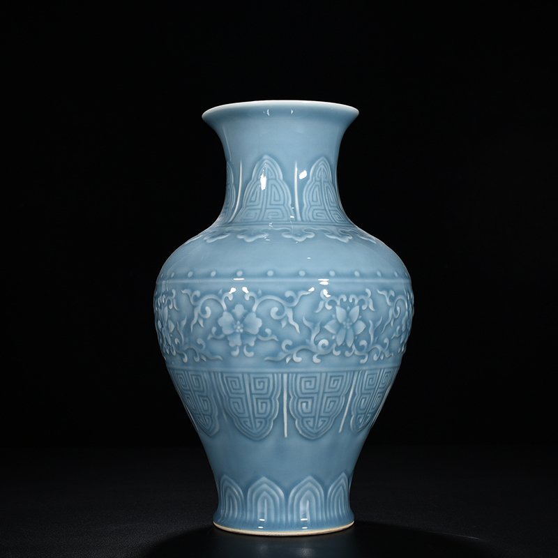 Qing Dynasty Qianlong azure glaze carved fishtail vase with floral