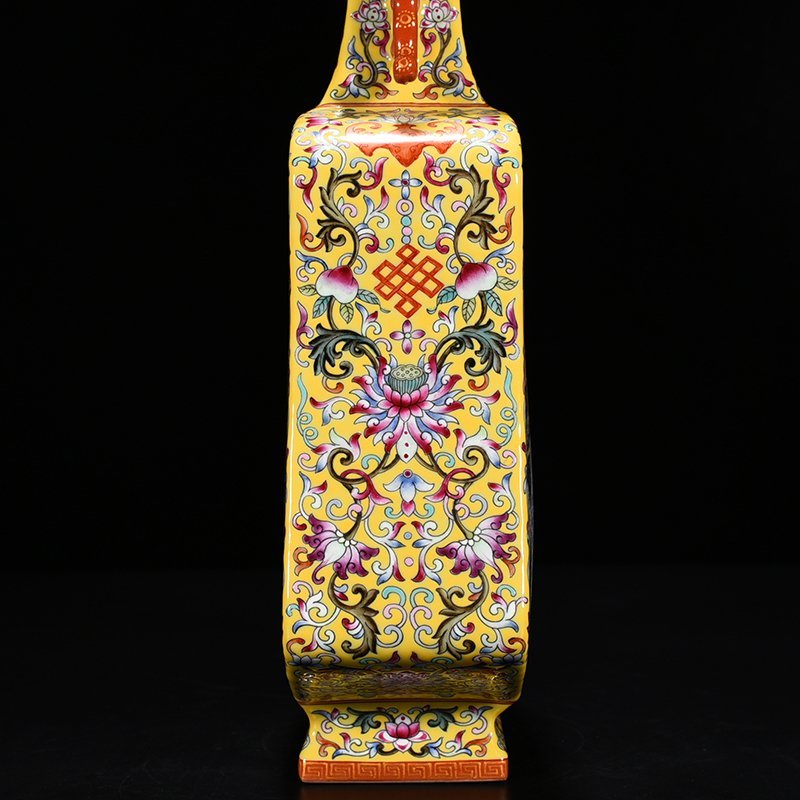 Qing Dynasty Qianlong consecrated pastel figure landscape double-eared flat vase Pipa vase