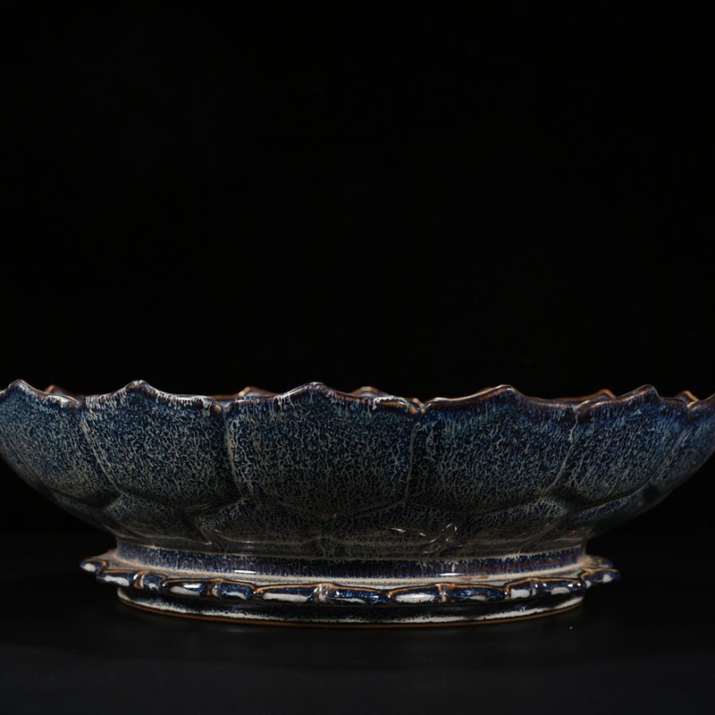Qing Dynasty Qianlong glazed lotus bowl large bowl