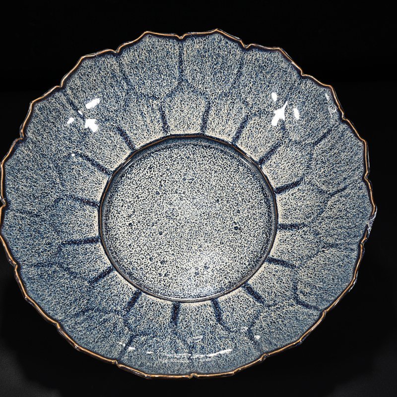 Qing Dynasty Qianlong glazed lotus bowl large bowl
