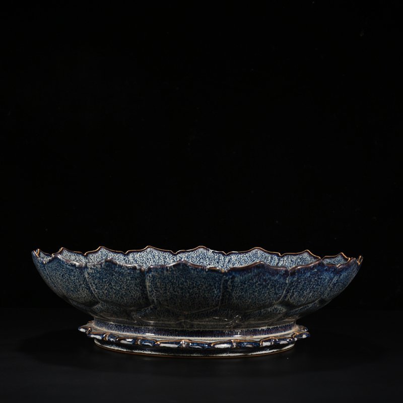 Qing Dynasty Qianlong glazed lotus bowl large bowl