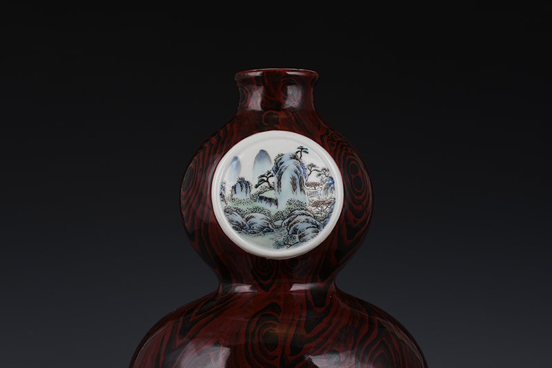 Qing Dynasty Qianlong wood grain glaze consecrated enamel beauty strap gourd vase