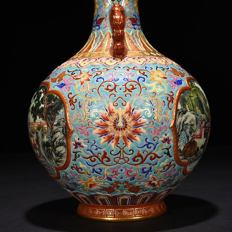 Qing Dynasty Qianlong turquoise green space window enamel beauty strap amphora