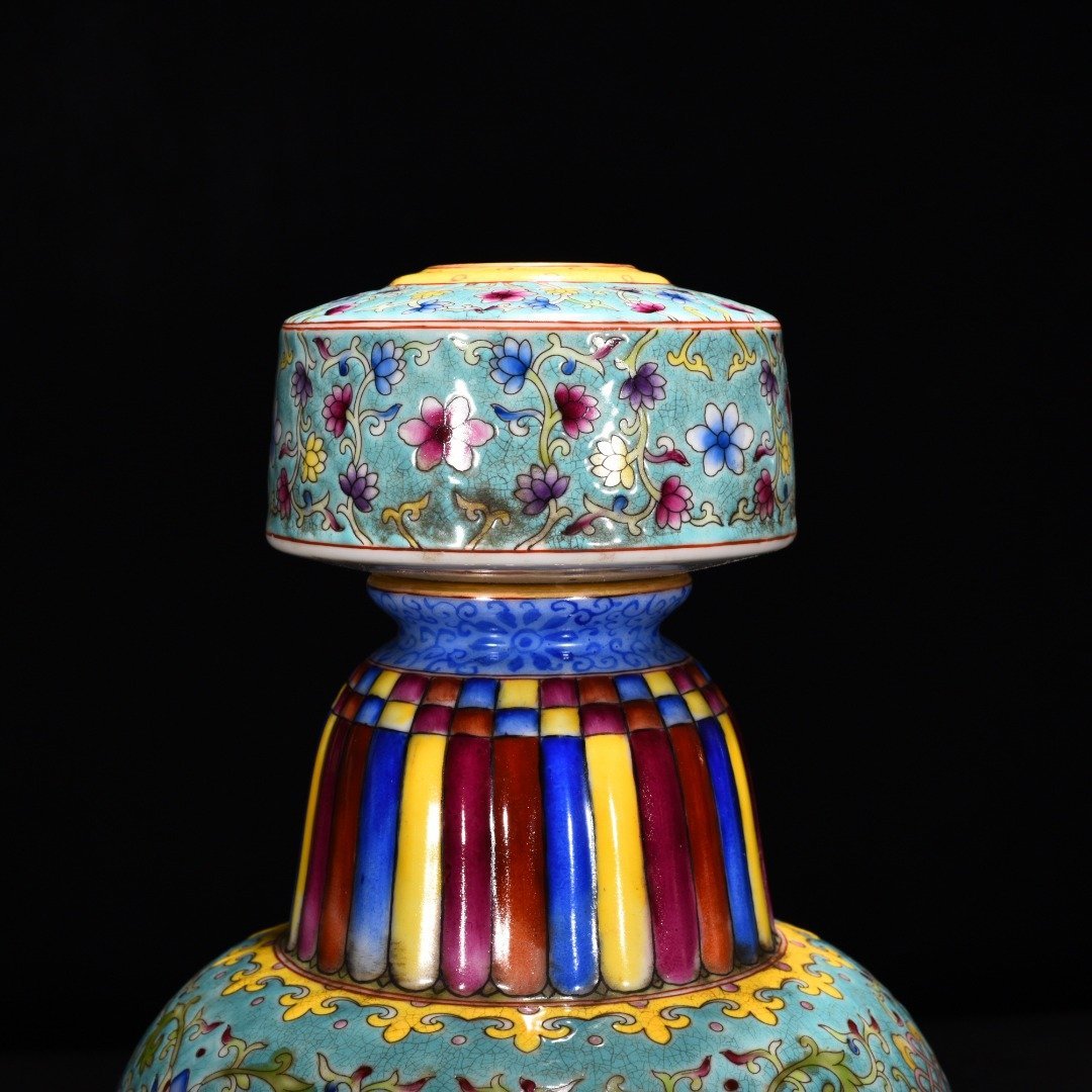 Qing Dynasty Qianlong turquoise green ground enamel colored lotus holder Bianba vase