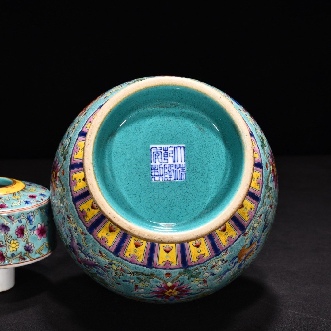 Qing Dynasty Qianlong turquoise green ground enamel colored lotus holder Bianba vase
