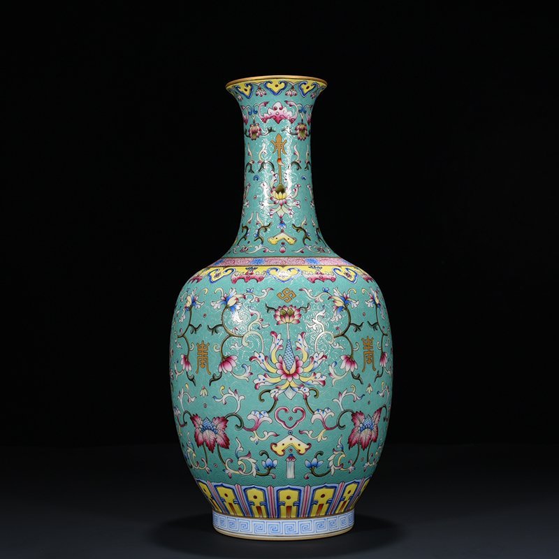 Qing Dynasty Qianlong Turquoise Green Land Rolled Pastel Flower Vase