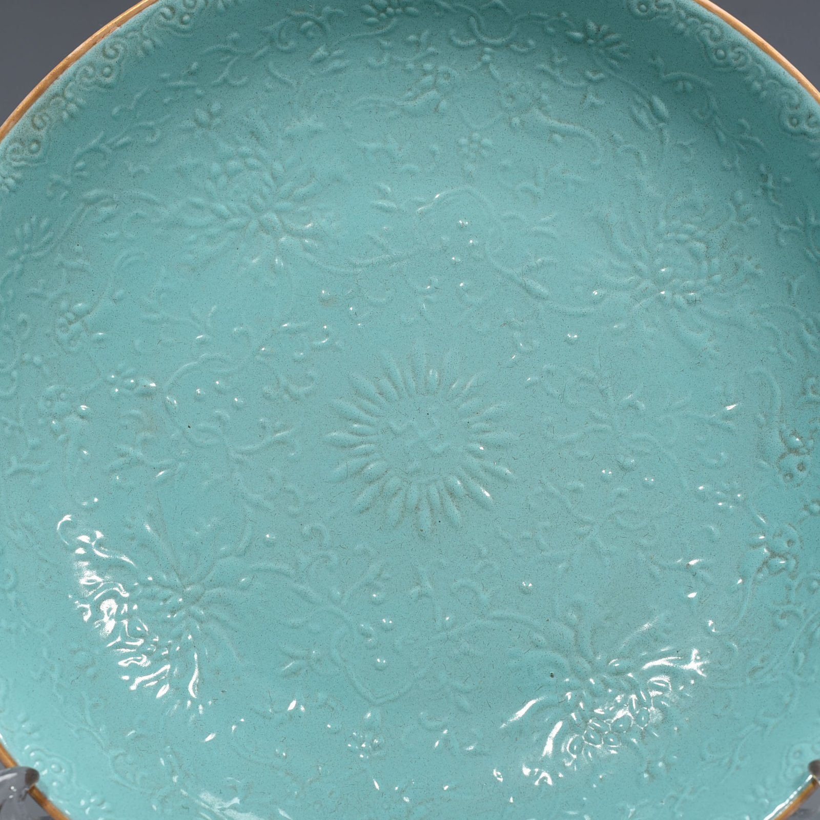 Qing Dynasty Qianlong turquoise green glaze flower plate