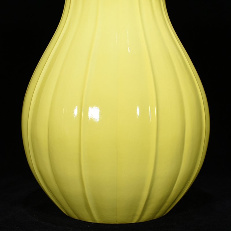 Qing Dynasty Qianlong Lemon Yellow Glaze Gualeng Zun
