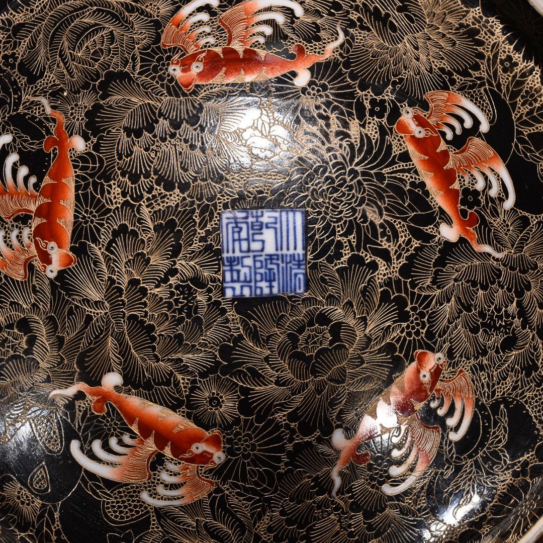 Qing Dynasty Qianlong enamel engraved gold nine-five-year-old Longevity plate