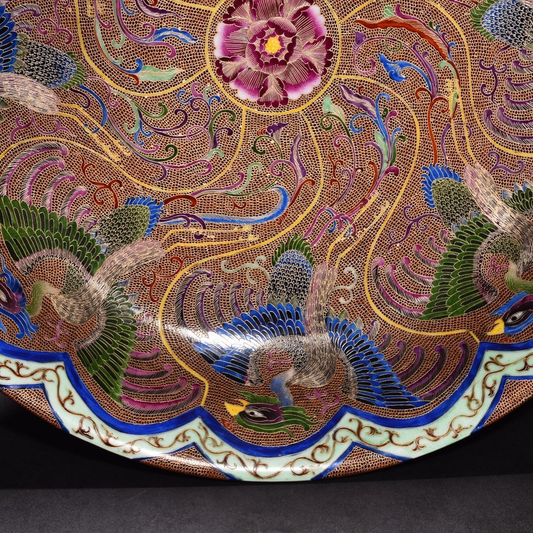 Qing Dynasty Qianlong enamel engraved gold Nine-Five Supreme Longevity Nine Phoenix Plate