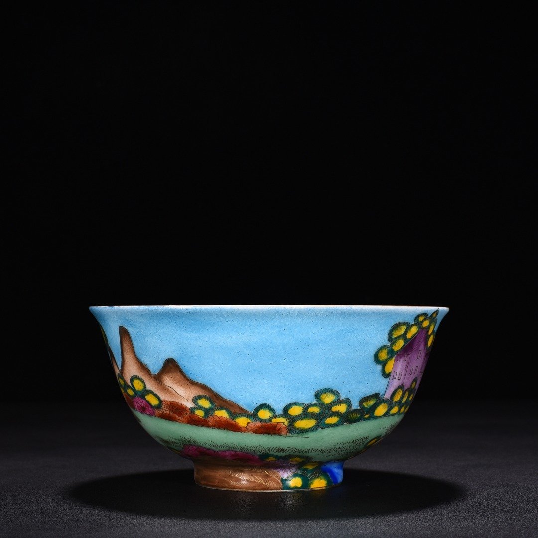 Qing Dynasty Qianlong enamel engraved gold bowl with Western figure