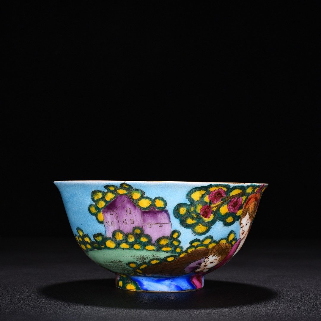 Qing Dynasty Qianlong enamel engraved gold bowl with Western figure