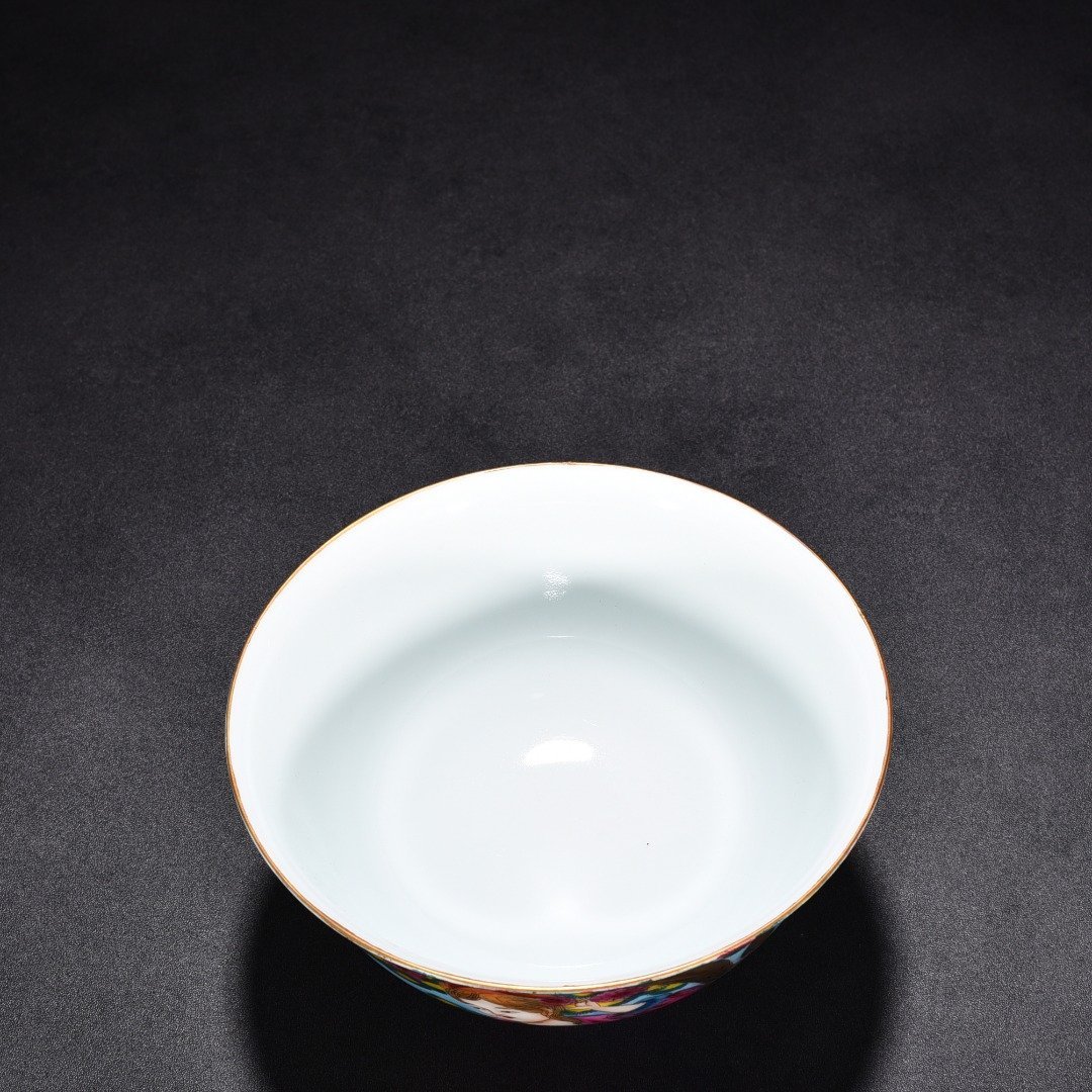 Qing Dynasty Qianlong enamel engraved gold bowl with Western figure