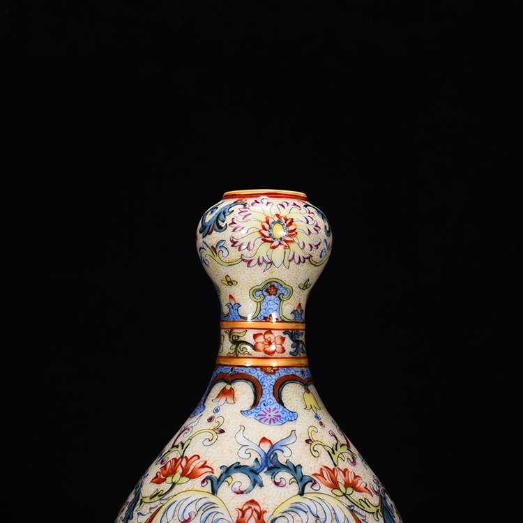 Qing Dynasty Qianlong enamel garlic vase with floral