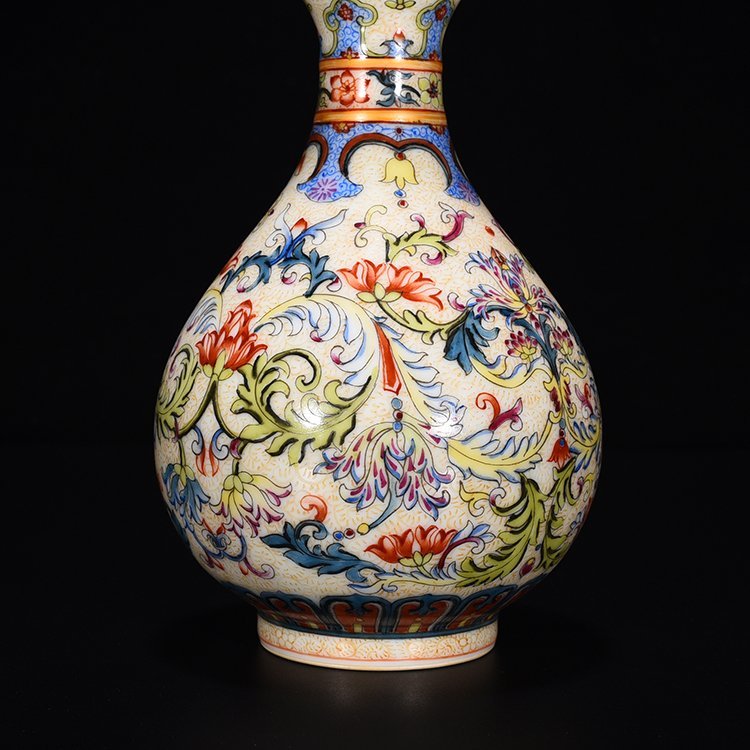 Qing Dynasty Qianlong enamel garlic vase with floral