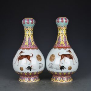 Qing Dynasty Qianlong enamel double dog garlic bottle