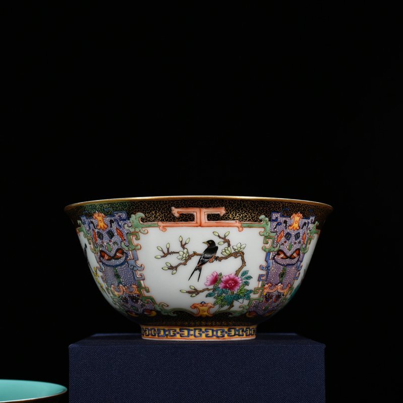 Qing Dynasty Qianlong enamel bowl with four seasons flower and birds