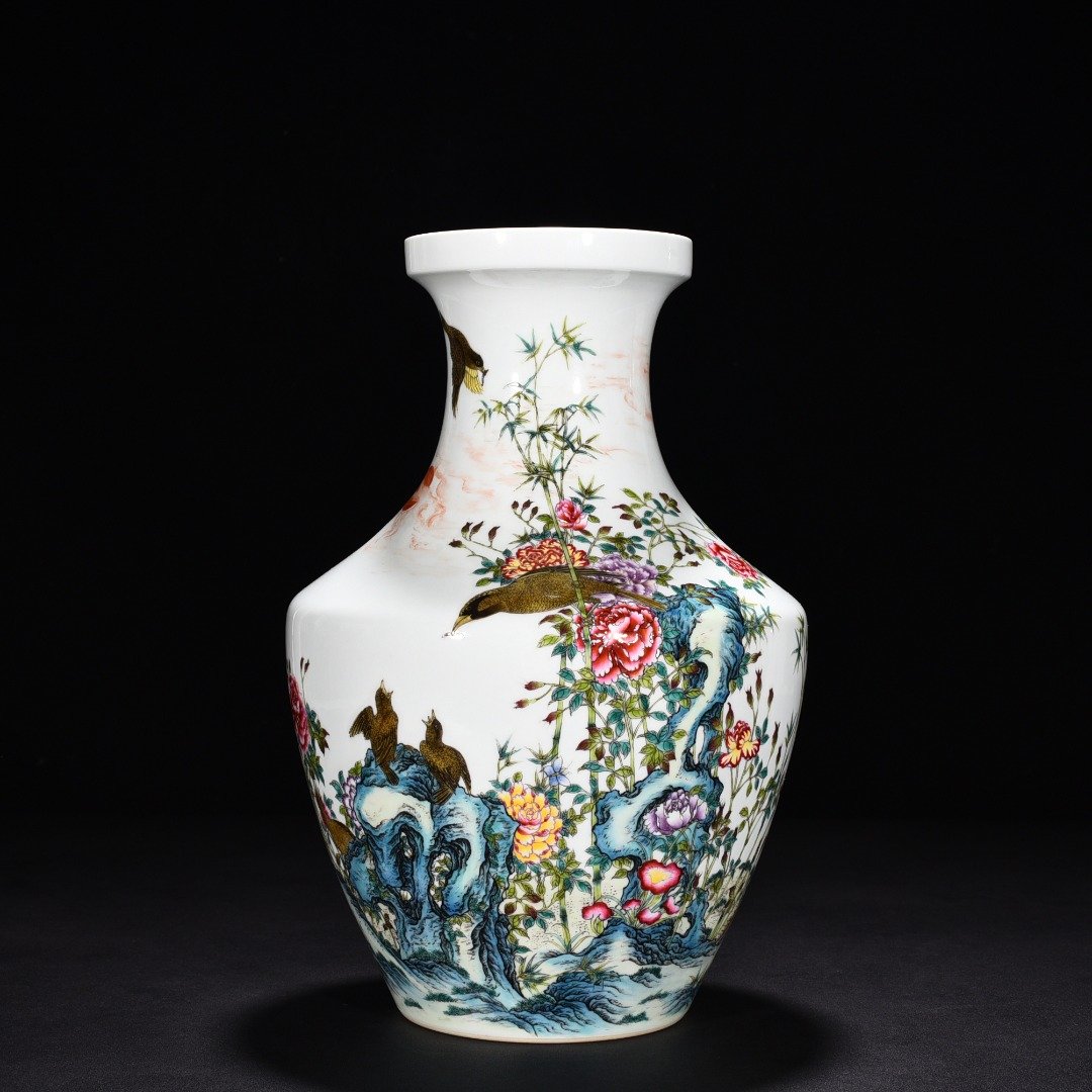 Qing Dynasty Qianlong enamel plate-mouth vase with flower and birds