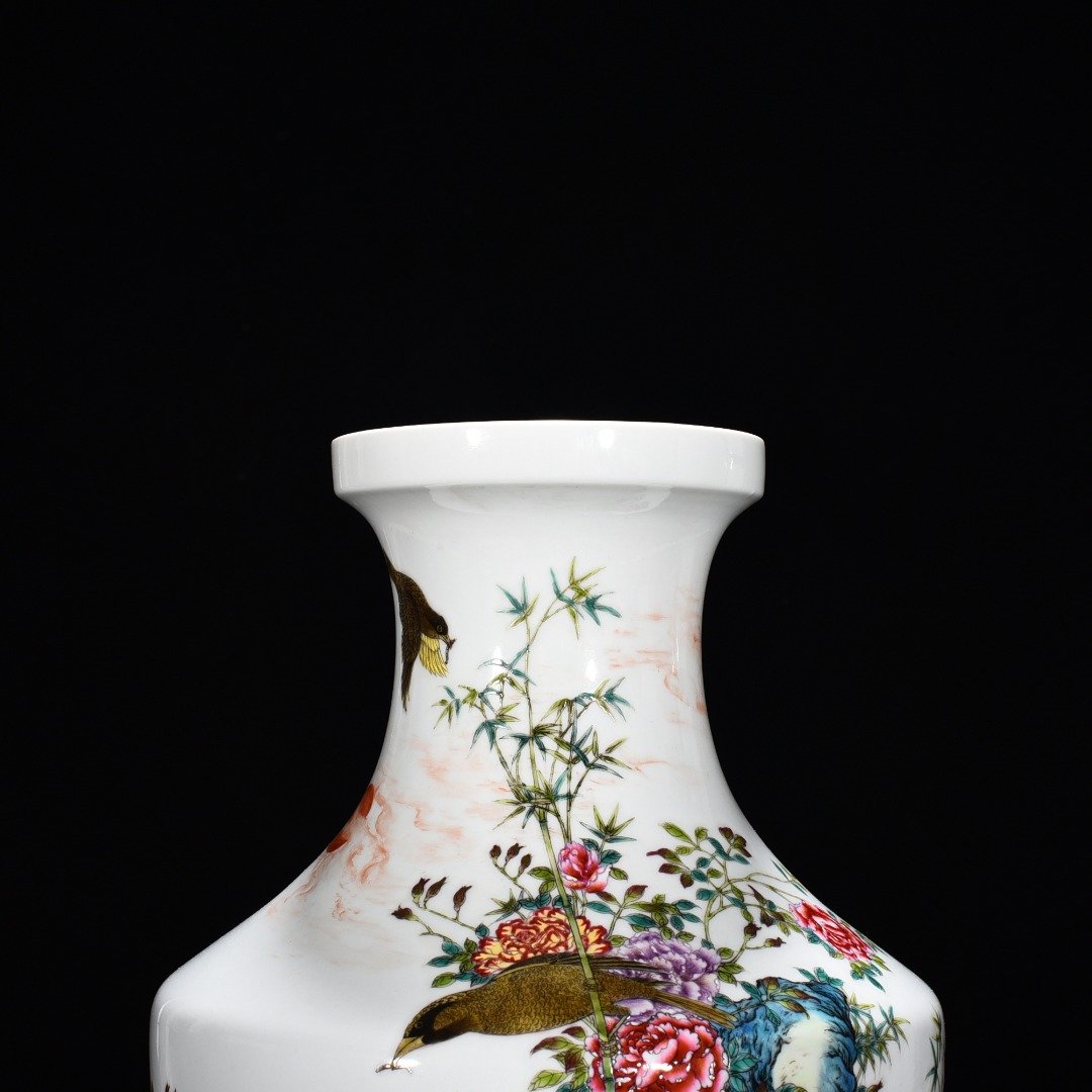 Qing Dynasty Qianlong enamel plate-mouth vase with flower and birds