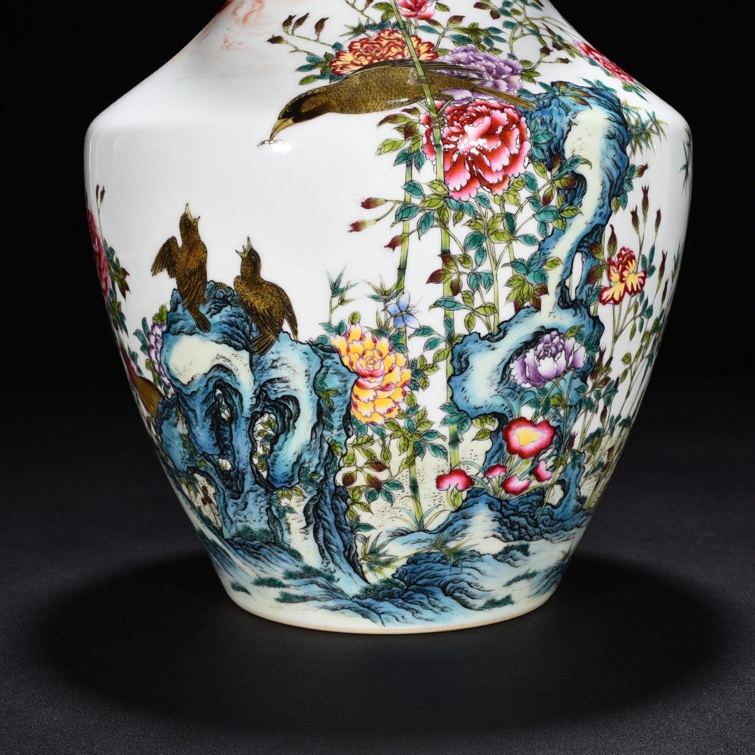 Qing Dynasty Qianlong enamel plate-mouth vase with flower and birds