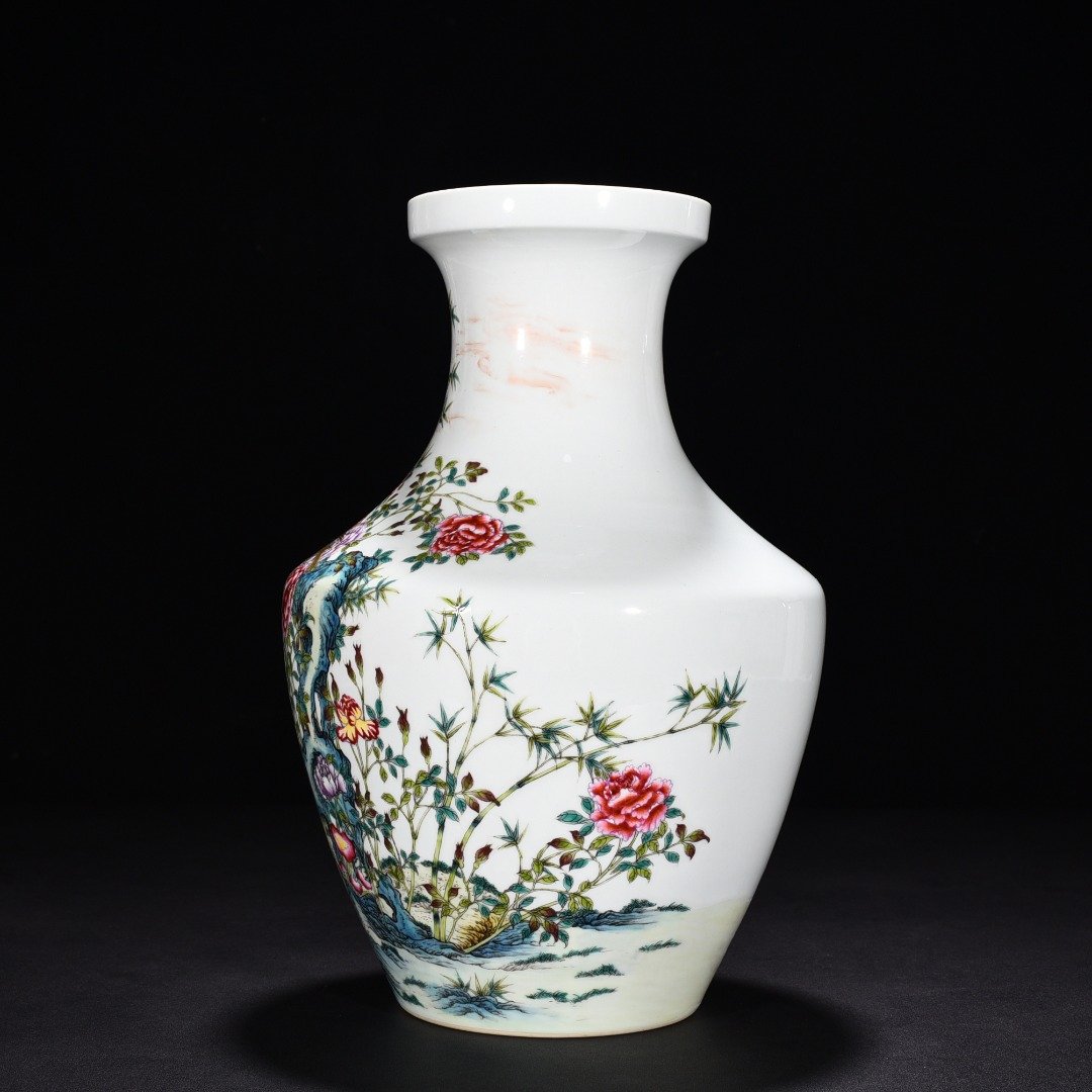 Qing Dynasty Qianlong enamel plate-mouth vase with flower and birds