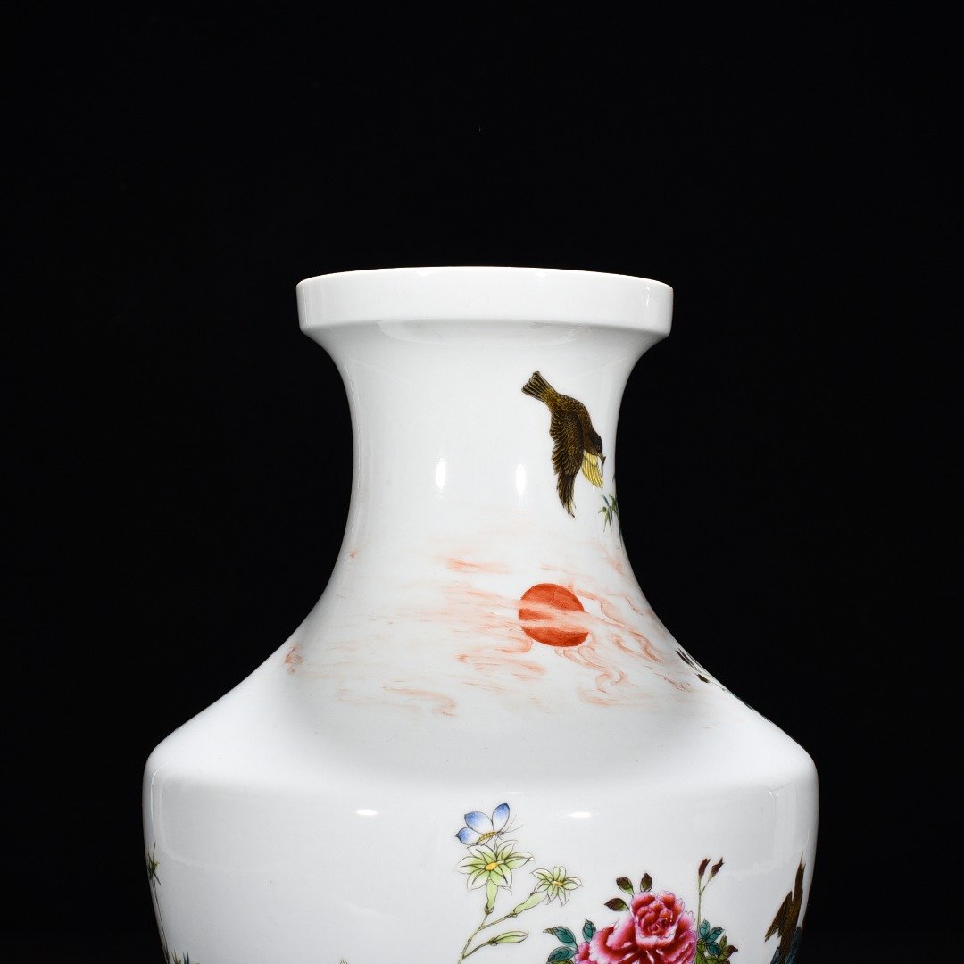 Qing Dynasty Qianlong enamel plate-mouth vase with flower and birds