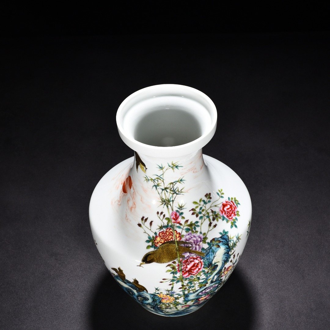 Qing Dynasty Qianlong enamel plate-mouth vase with flower and birds
