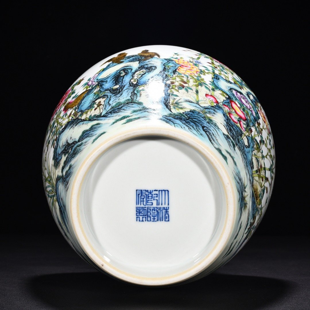 Qing Dynasty Qianlong enamel plate-mouth vase with flower and birds