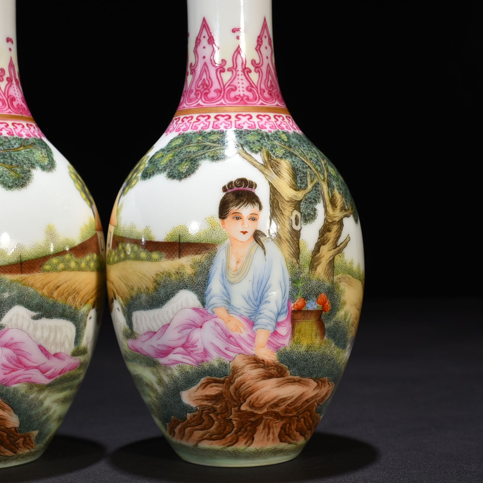 Qing Dynasty Qianlong enamel vase with Western figure