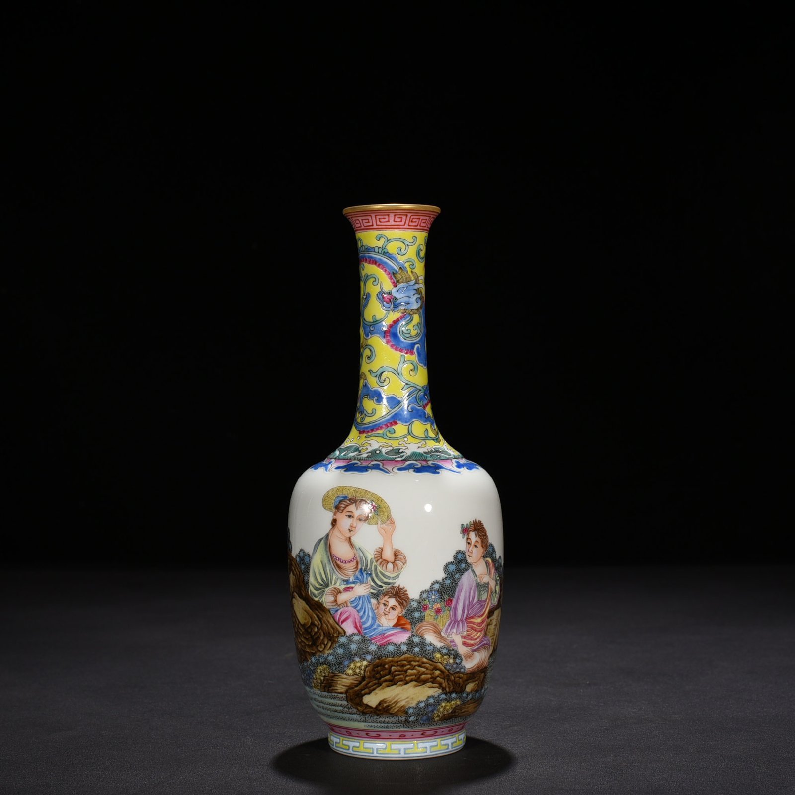 Qing Dynasty Qianlong enamel Western human vase