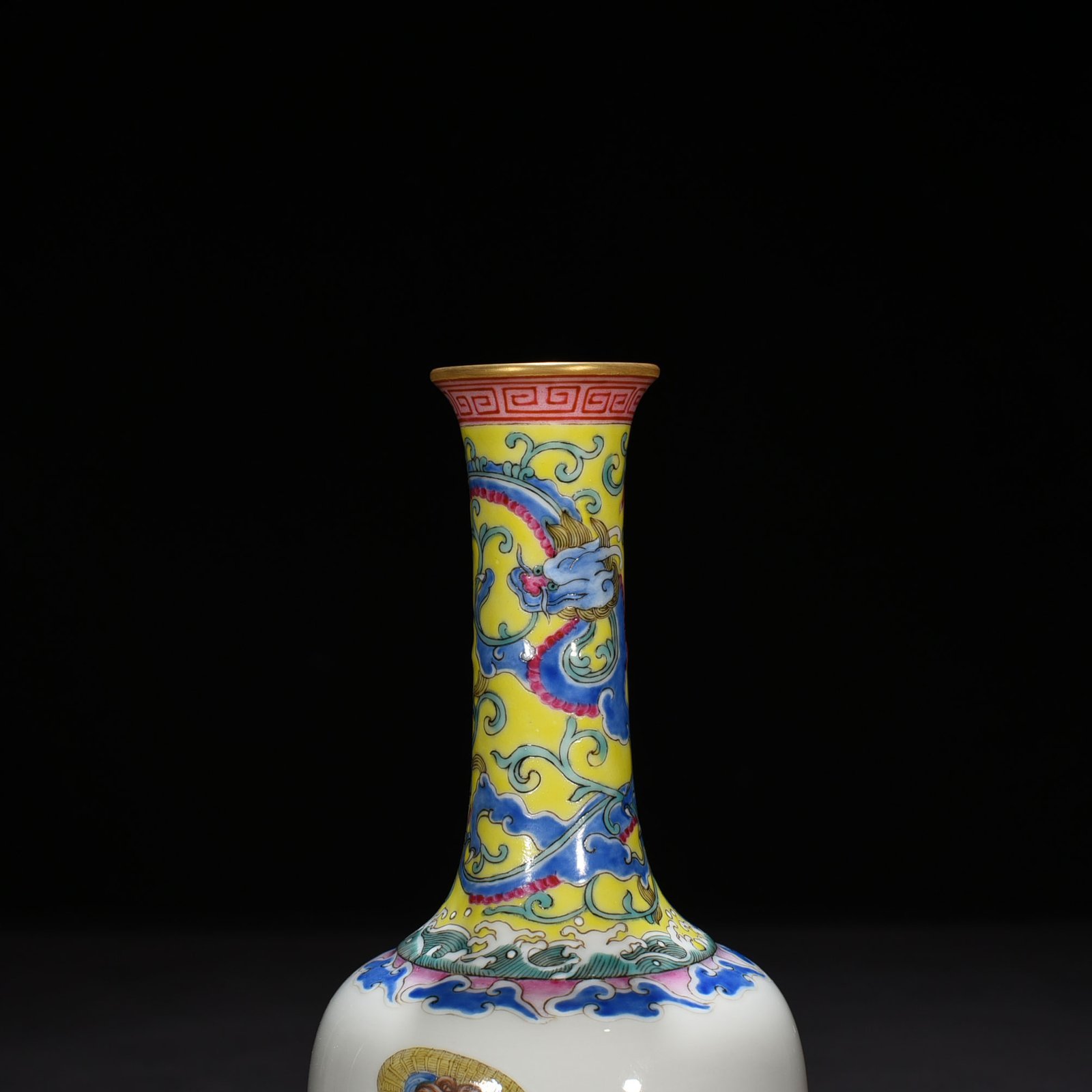 Qing Dynasty Qianlong enamel Western human vase