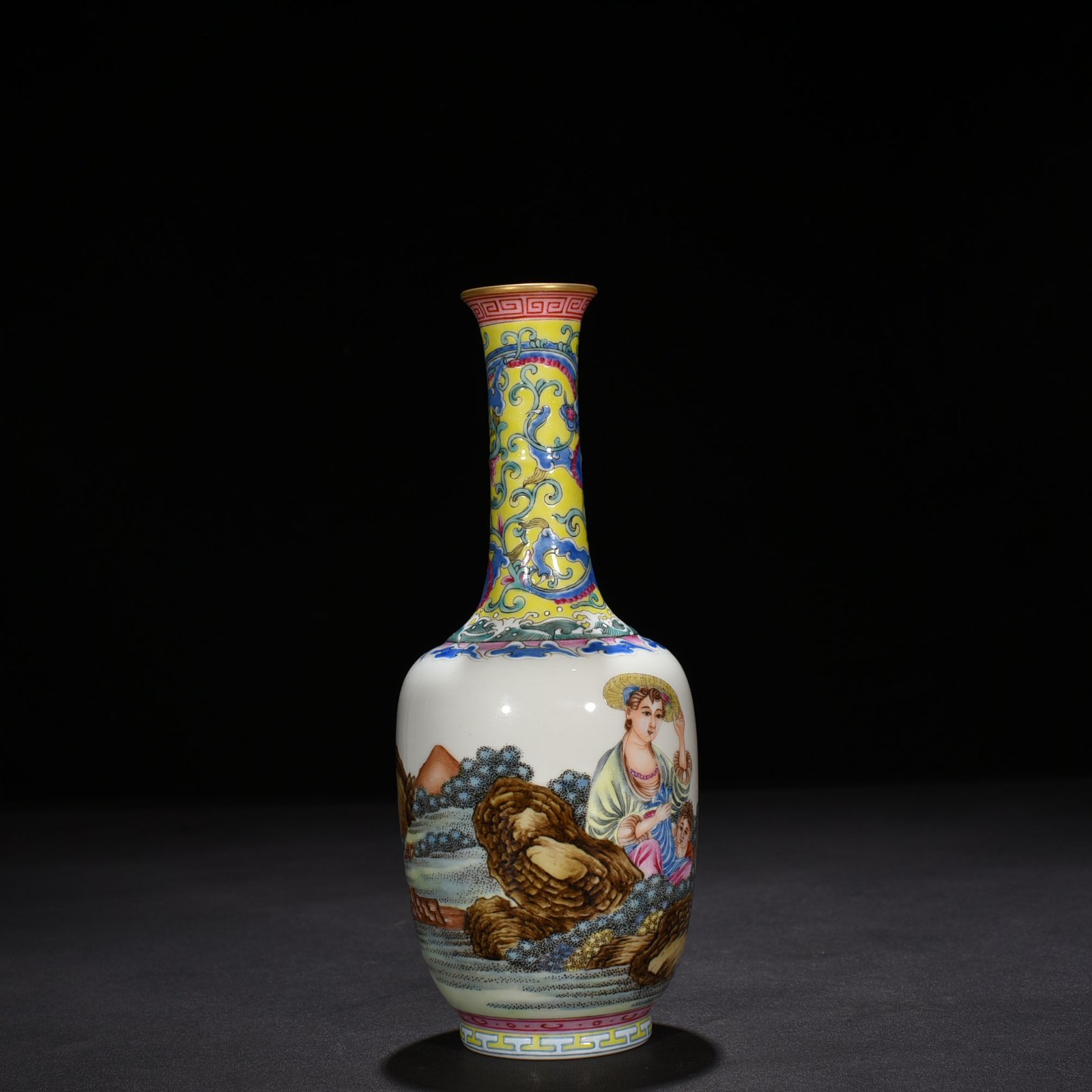 Qing Dynasty Qianlong enamel Western human vase