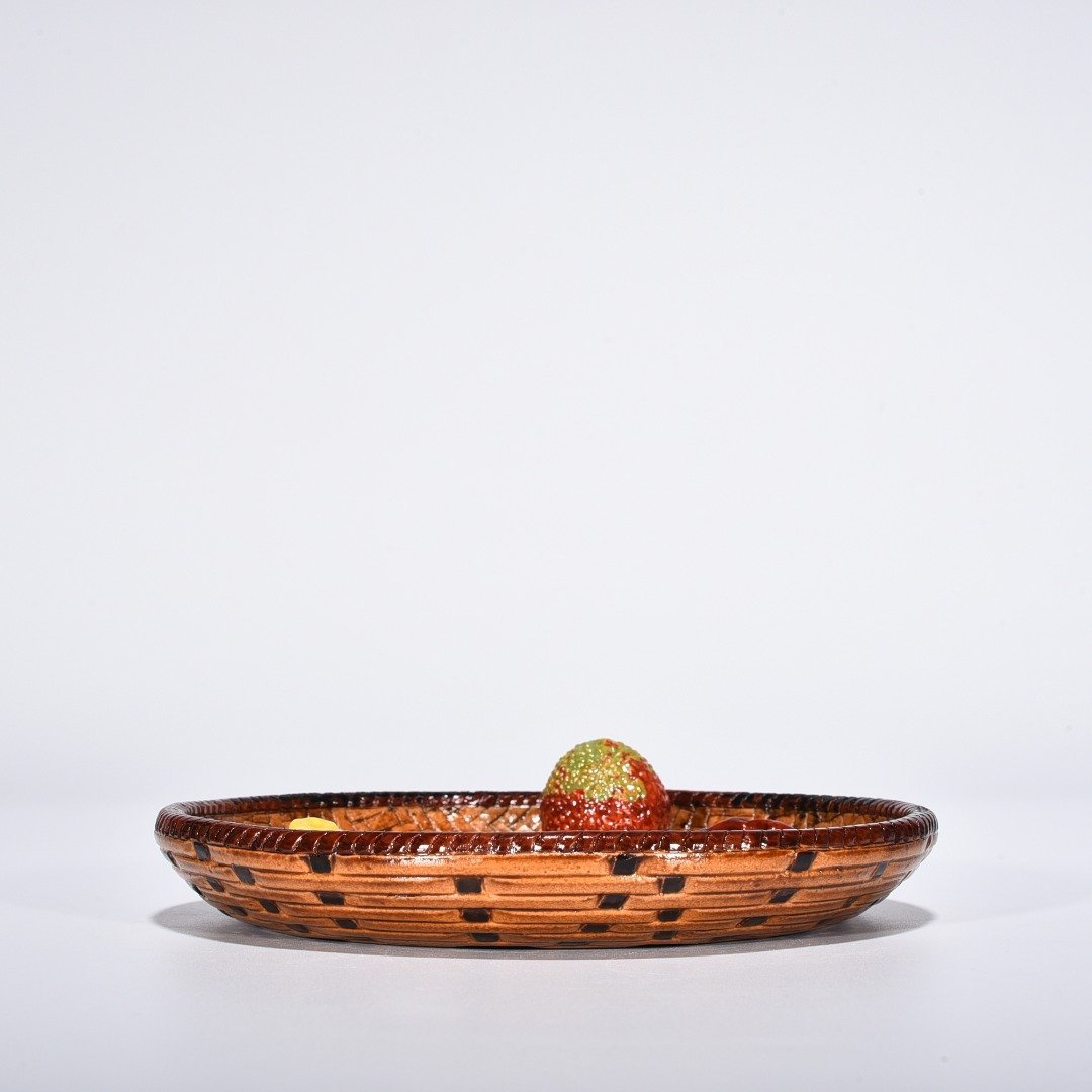 Qing Dynasty Qianlong Zhen Zongyuan bionic porcelain dustpan
