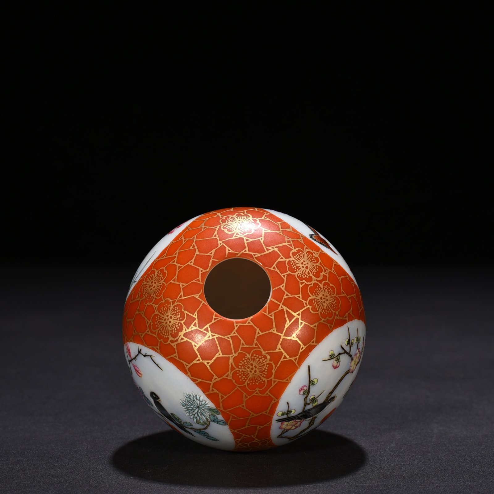 Qing Dynasty Qianlong alum red gold painted water bowl with window
