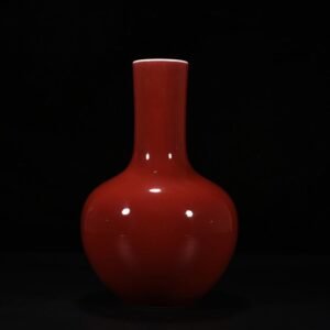 Qing Dynasty Qianlong Festival red-glazed celestial sphere vase