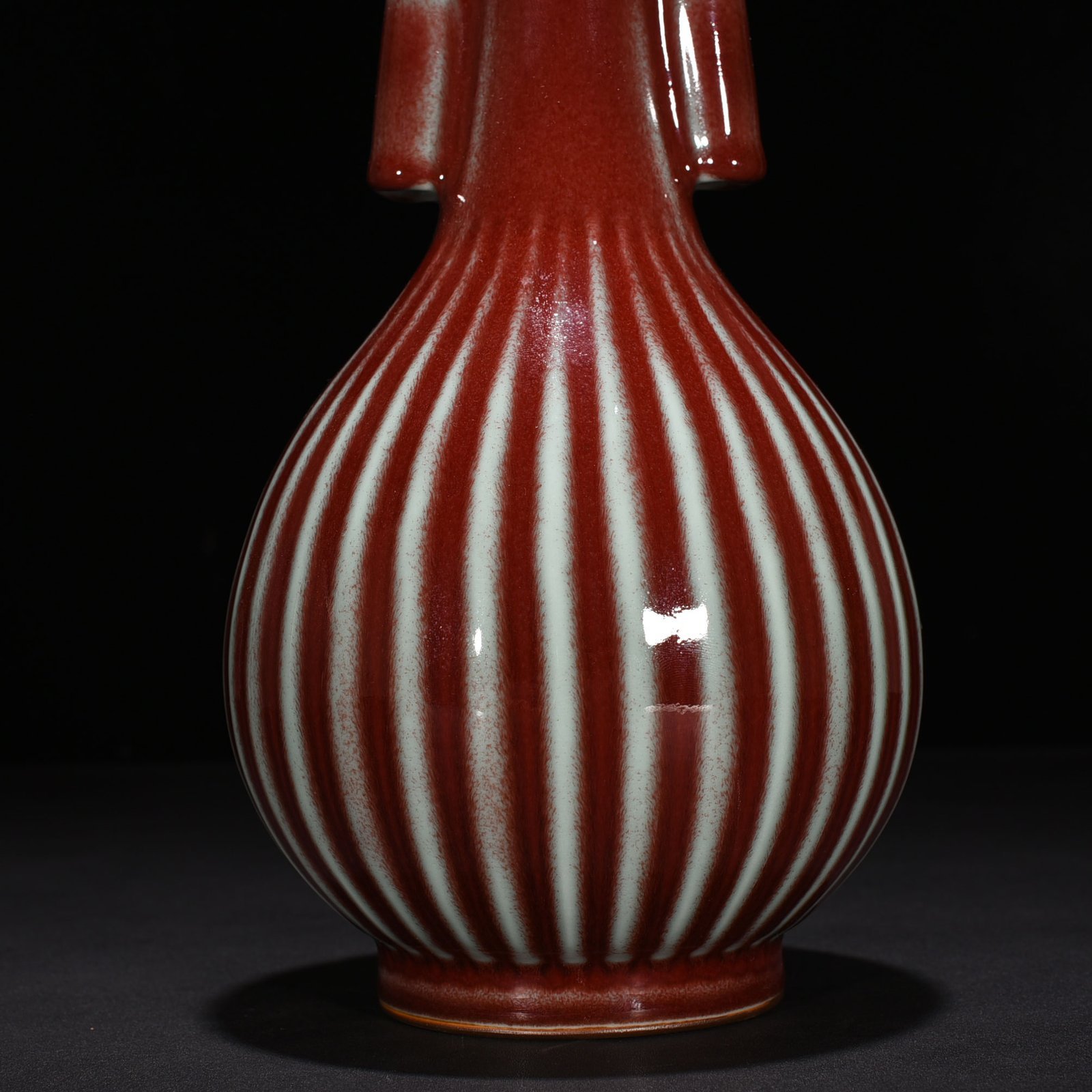 Qing Dynasty Qianlong Festival Red Glazed Yaoban Guaner Gallbladder Vase