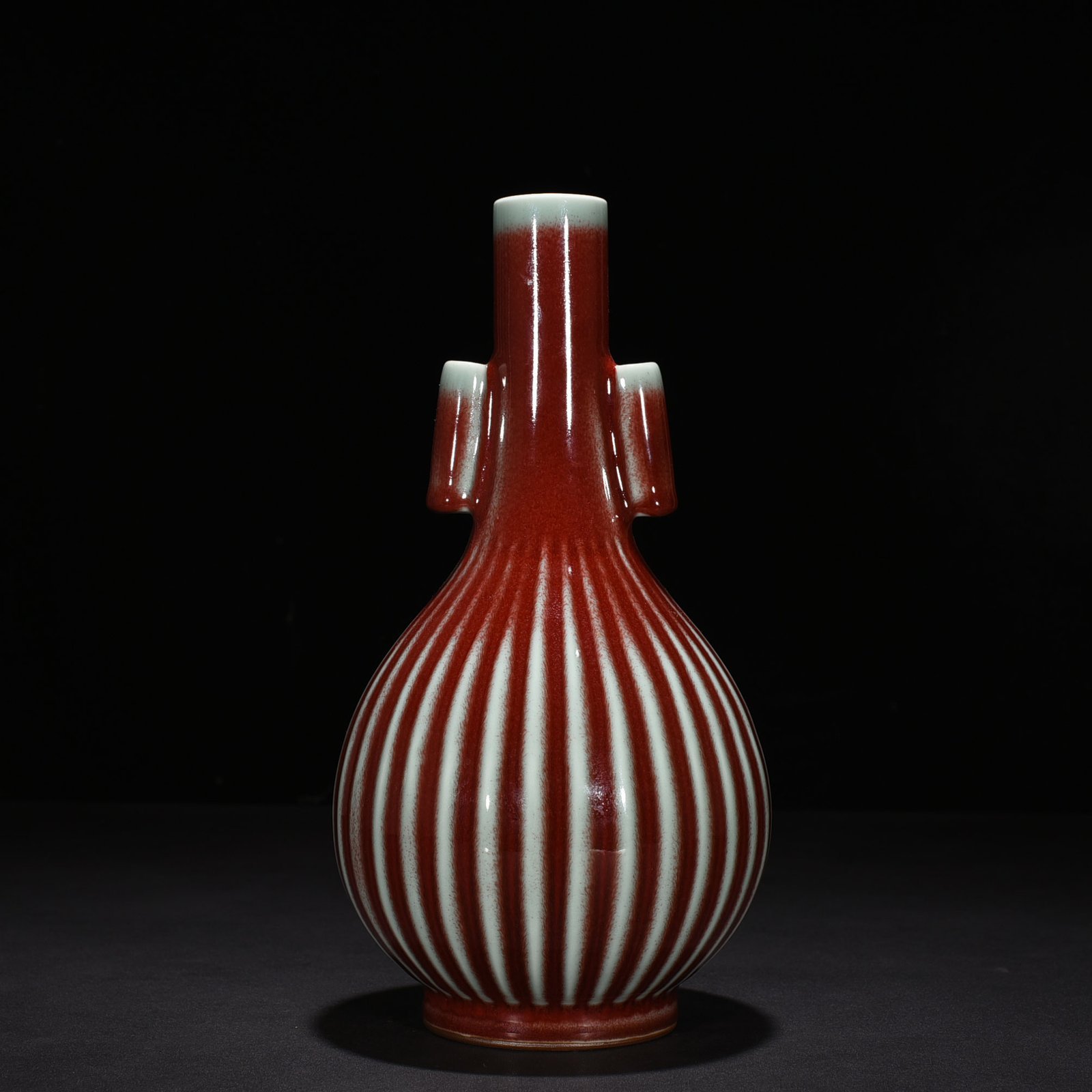 Qing Dynasty Qianlong Festival Red Glazed Yaoban Guaner Gallbladder Vase