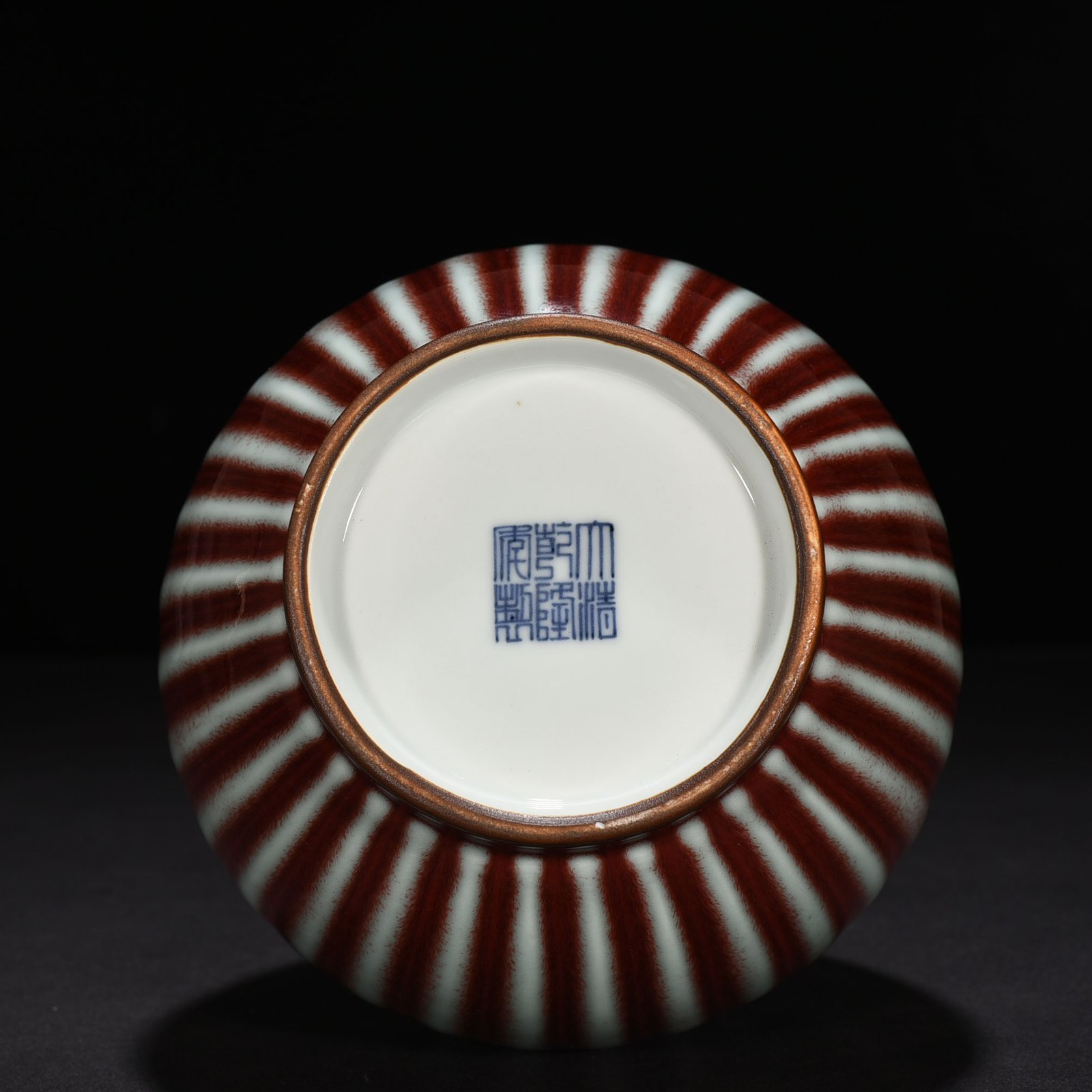 Qing Dynasty Qianlong Festival Red Glazed Yaoban Guaner Gallbladder Vase